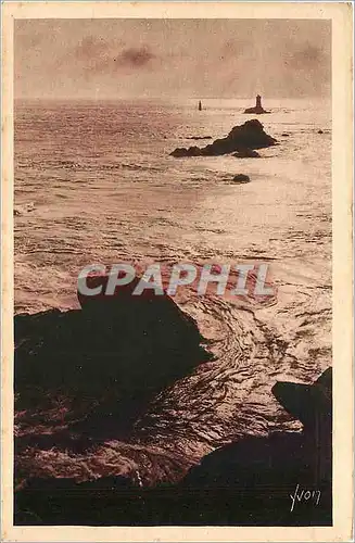 Cartes postales Pointe du Raz Finestere - L'Eperon du Raz et le Phare de la Vieille