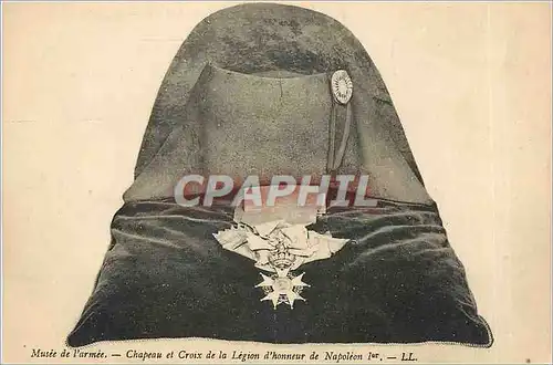 Ansichtskarte AK Musee de l'armee - Chapeau et Croix de la Legion d'Honneur de Napoleon 1er