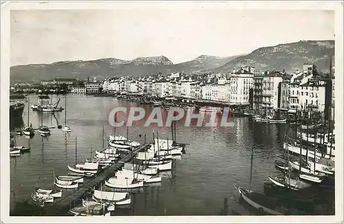 Ansichtskarte AK Toulon - Le Port et le Faron Bateaux