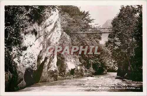 Ansichtskarte AK Mouthier - Entre-Roches  passerelle pour la Grotte de Beaume-Archee