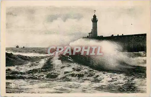 Cartes postales Brest - La Jetee un jour de tempete Phare