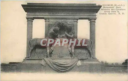 Cartes postales Saumur - Monument eleve a la memoire des cavaliers morts dans la grande guerre