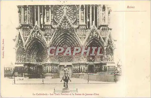 Cartes postales la cathedrale - les trois porches et la statue de Jeanne d'Arc