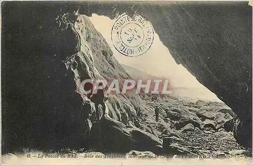 Cartes postales la pointe du Raz - Baie des Trepasses interieur de la grotte de l'est