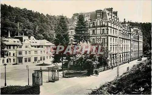 Cartes postales moderne Bagnoles-del'Orne l'hotel des thermes et l'etablissement thermal