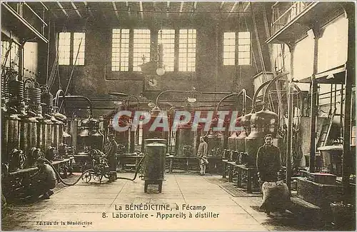 Cartes postales La Benedictine a Fecamp laboratoire appareils a distiller