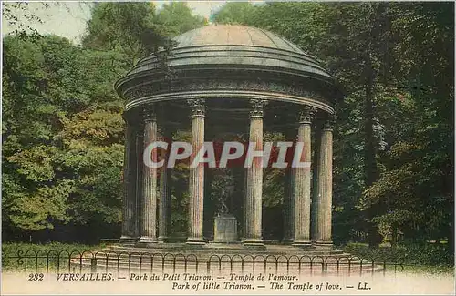 Cartes postales Versailles Parc du petit Trianon temple de l'amour