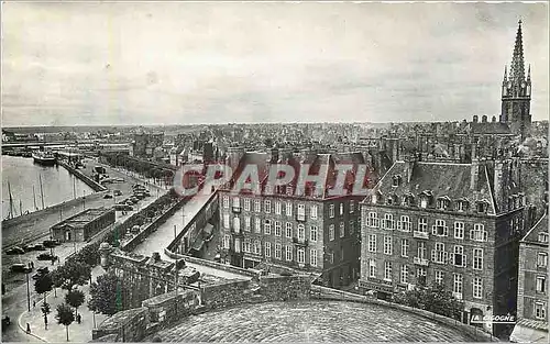 Cartes postales moderne Saint Malo Ille et Vilaune la promenade des remparts