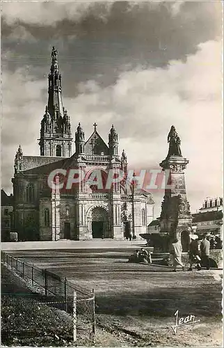 Cartes postales moderne La Bretagne Ste Anne d'Auray Morbihan la Fontaine miraculeuse et la basilique
