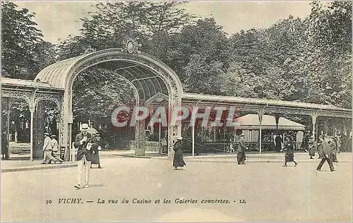 Cartes postales Vichy la rue du Casino et les galeries couvertes