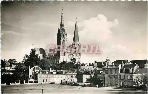 Cartes postales moderne Chartres E et L Place Chatelet et la Cathedrale