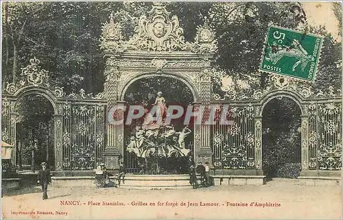 Cartes postales Nancy place Stanislav grilles en fer forge de Jean Lamour fontaine d'Amphitrite