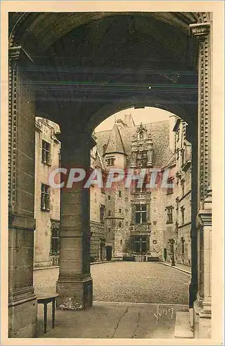 Cartes postales La Douce France les Pyrenes Pau le portique et la cour d'honneur detail