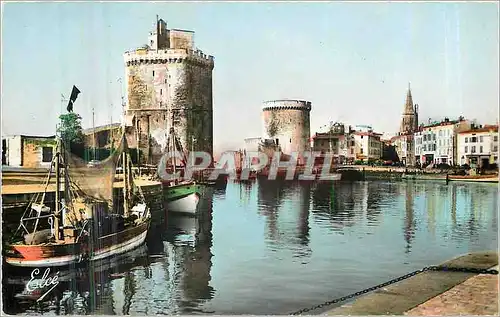 Cartes postales moderne La Rochelle Ch Mme Au Port la sortie d'un Bateau