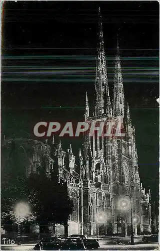 Cartes postales moderne Bordeaux La Cathedrale la nuit Automobile