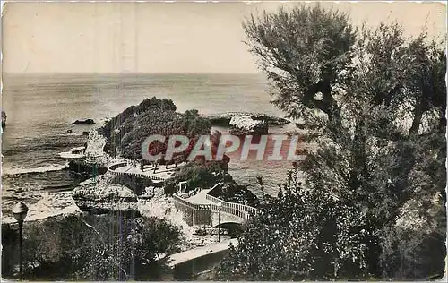 Cartes postales moderne Biarritz Basses Pyrenees Le Rocher du Basta
