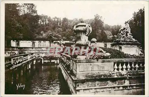 Ansichtskarte AK Nimes Jardin de la Fontaine les Bains Romains