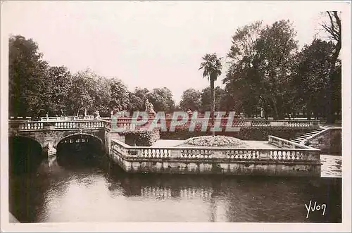 Cartes postales Nimes Jardin de la Fontaine La Source et les Bains Romains