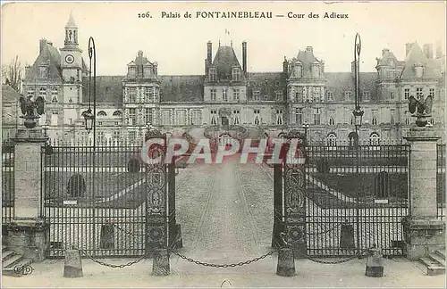 Cartes postales Palais de Fontainebleau - Cour des Adieux