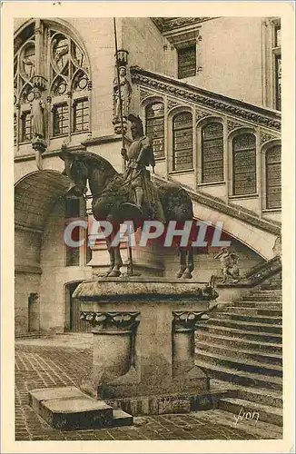 Cartes postales Ch�teau de Pierrefonds statue du duc d'Orleans