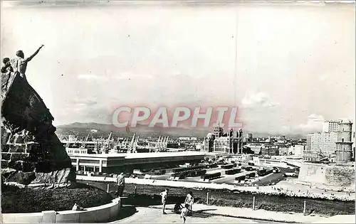 Cartes postales moderne Marseille la cathedrale vue du Pharo