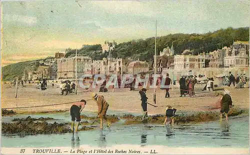 Cartes postales Trouville la plage et l'hotel des Roches Noires