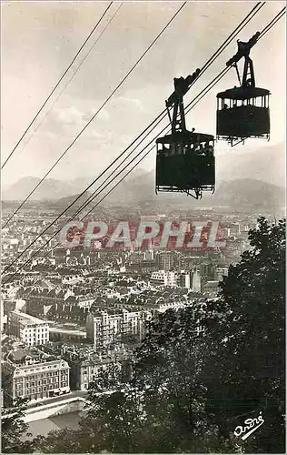 Cartes postales GRENOBLE T�l�ph�rique de la Bastille. Croisement des deux bennes