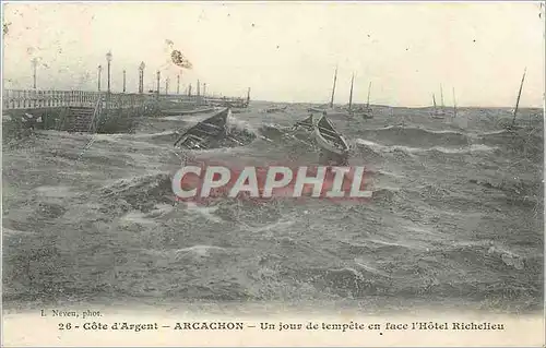 Cartes postales Cote d'Argent Arcachon Un jour de tempete en face l'Hotel Richelieu