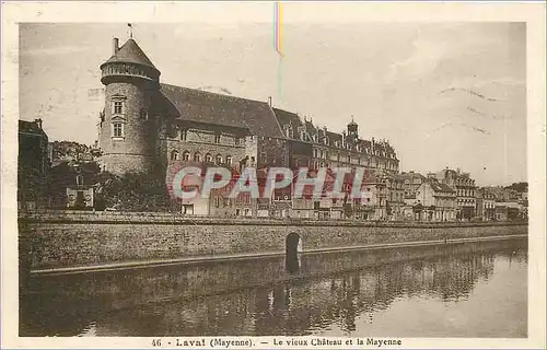 Ansichtskarte AK Laval Mayenne Le Vieux Chateau et la Mayenne