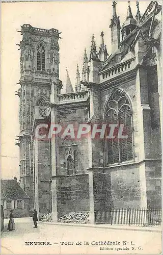 Ansichtskarte AK Nevers Tour de la Cathedrale