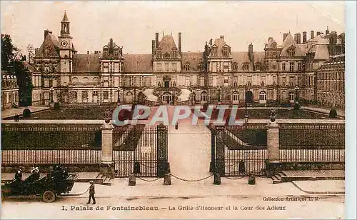 Cartes postales Palais de Fontainebleau La Grille d'Honneur et la Cour des Adieux