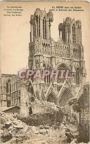 Cartes postales Reims dans les Ruines apres la Retraite des Allemands