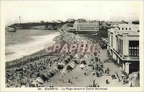 Cartes postales Biarritz La Plage devant le Casino Municipal