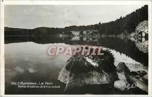 Cartes postales L'Auvergne Lac Pavin Roches eruptives de la rive sud est