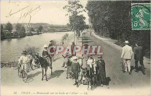 Cartes postales Vichy Promenade sur les bords de l'Allier Ane Mule Enfants