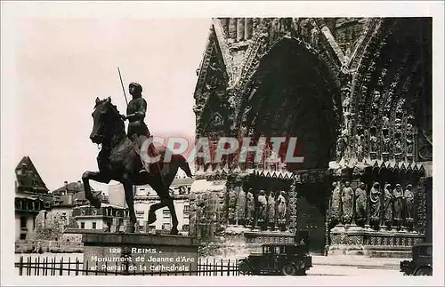 Ansichtskarte AK Reims Monument de Jeanne d'Arc et Portail de la Cathedrale