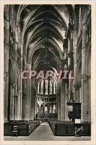 Ansichtskarte AK Chartres Eure et Loir Interieur de la Cathedrale La Grande nef et le choeur