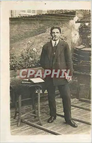 CARTE PHOTO Homme a la cigarette Tabac