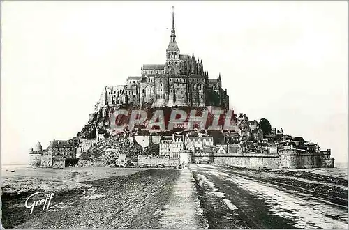 Cartes postales MONT ST MICHEL-(Manche)-La digue et le Mont (Fa�ade Sud)