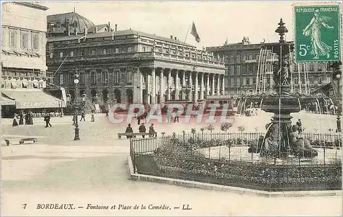 Cartes postales Bordeaux fontaine et place de la comedie LL