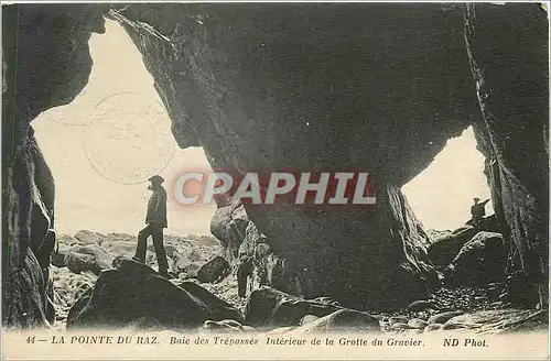 Cartes postales la pointe du raz baie des trepasses interieur de la grotte du gravier