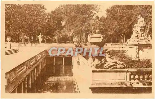 Ansichtskarte AK Nimes Le Jardin de la Fontaire les Bains Romain