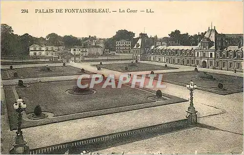 Cartes postales Palais de Fontainebleau La Cour