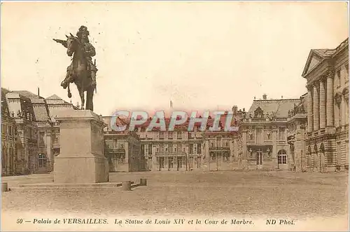 Cartes postales Palais de Versailles La Statue de Louis XIV et la Cour de Marbre