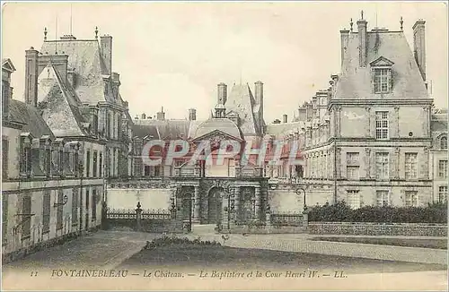 Cartes postales Fontainebleau Le Chateau Le Baptistere et la Cour Henri IV