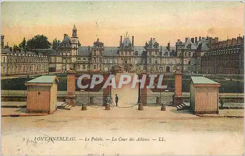 Cartes postales Fontainebleau Le Palais La Cour des Adieux