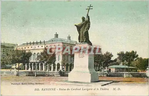 Ansichtskarte AK Bayonne Statue du Cardinal Lavigerie et le Theatre