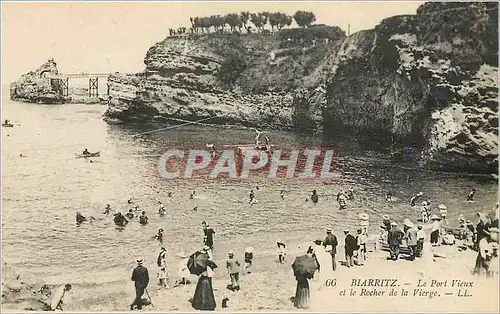 Ansichtskarte AK Biarritz Le Port Vieux et le Rocher de la Vierge