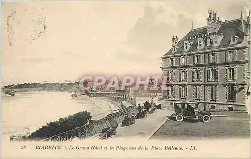 Ansichtskarte AK Biarritz Le Grand Hotel et la Plage vus de la Place Bellevue Automobile