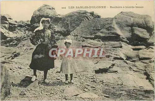 Cartes postales Les Sables d'Olonne Rochers a maree basse Folklore